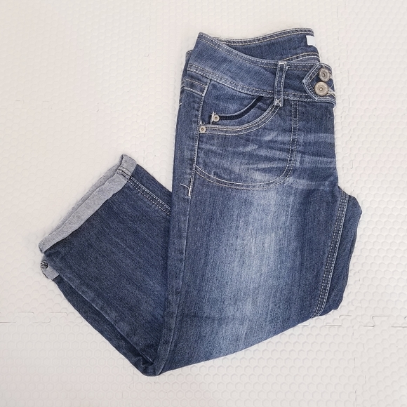 * Candie's Blue Ladies Size 5 Distressed Jean Capris Pants - Picture 5 of 11